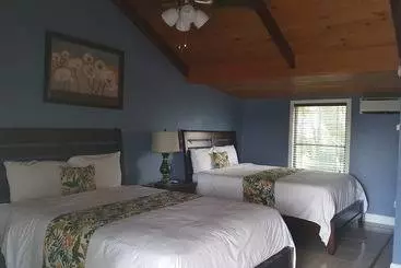 Hotel Bungalows On The Bay