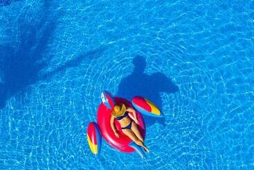 Margaritaville Beach Resort Playa Flamingo