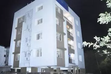 Hotel Fab Nido Residency