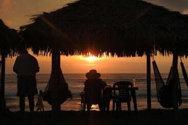 Bed & Breakfast Wipeout Cabaña Restaurant