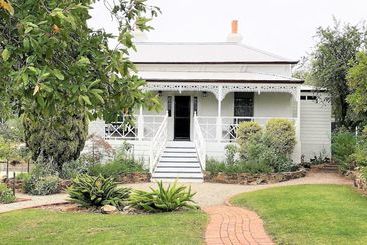 קוטג'' Fairbank House