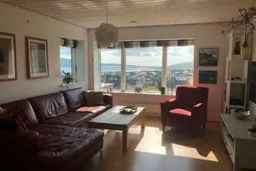 Pensionat Light & Spacious Home