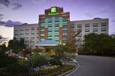 호텔 Holiday Inn & Suites Oakville At Bronte, An Ihg