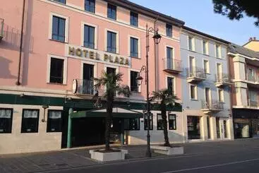 Отель Plaza