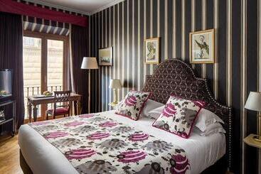 هتل Room Mate Isabella