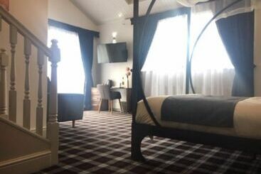 The Huddersfield Hotel
