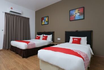 Hotel Oyo 89915 East Mount