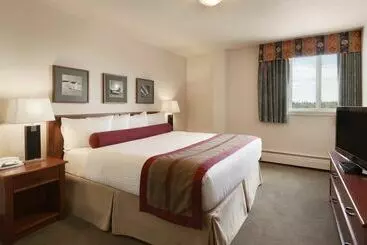 فندق Coast Fraser Tower