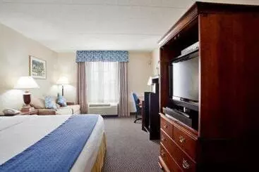 هتل Holiday Inn Express & Suites Newport News, An Ihg