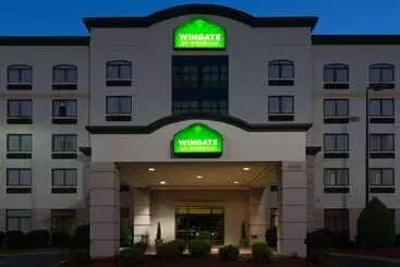 Отель Wingate By Wyndham Charlotte Airport
