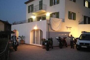 مبيت وإفطار Chambres D Hôtes Les Iris