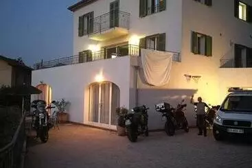 Aamiaismajoitus (B&B) Chambres D Hôtes Les Iris