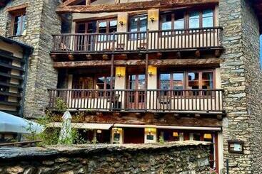 L Hotelet D Estamariu Cal Teixidor