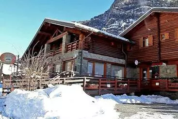 Mökkimajoitus Modern Apartment In Antey