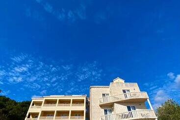 هتل آپارتمان Villa Dzamonja