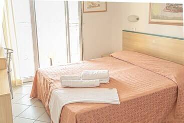 Отель Royal Inn