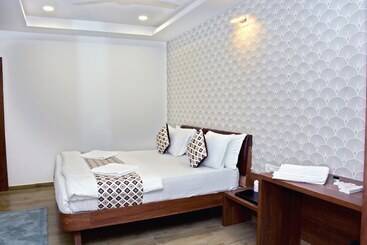 Отель Royal Wings