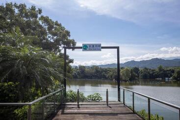 Hotel 水漾月明度假文旅