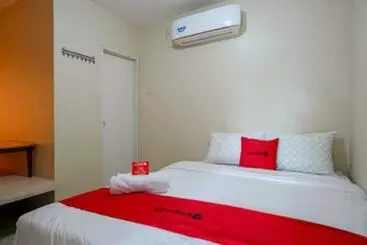 Hotelli Reddoorz Near Rsud Kudus