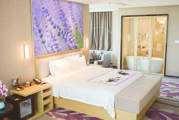 Lavande Hotel Xuzhou New Town Midea Plaza