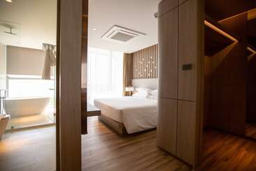 هتل Symphony Of The Sea