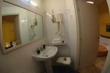 پانسیون Valerie