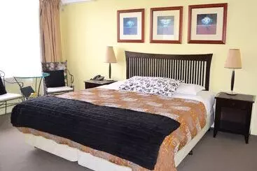 Knightsbridge Apartments