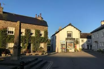 ベッドアンドブレックファースト Coffee & Stays At Cartmel Square