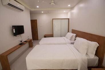 Hotel The Orange Flag Jj