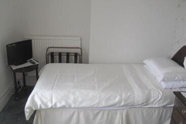 膳宿费 Bron Orme Private