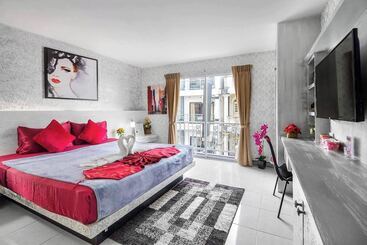 Pensione The Shades Hotel 50 Meter Beach Front