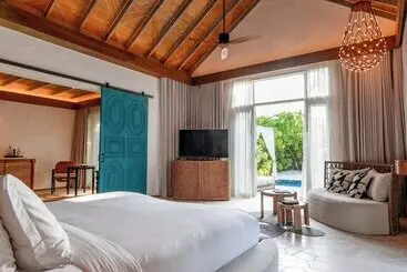 Hotel Sirru Fen Fushi Private Lagoon Resort