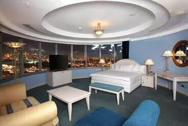 هتل Al Habtoor Grand