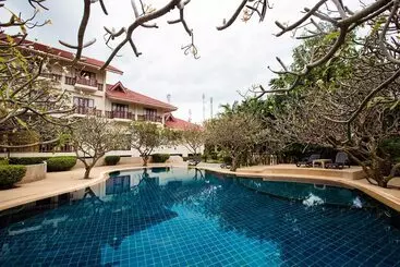 Hotel Buri Beach Resort