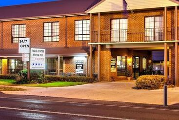 酒店 Holbrook Town Centre Motor Inn