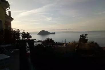 تختخواب و صبحانه Verde Mare