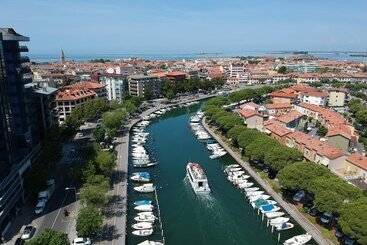 اقامتگاه Aparthotel Miramare