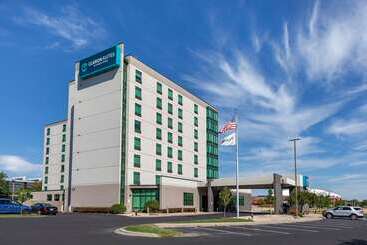 فندق Clarion Suites At The Alliant Energy Center