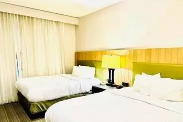 Отель Radiant Inn And Suites