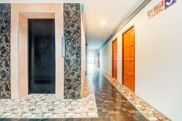 Hotelli Oyo 75337 Ponpaipan1