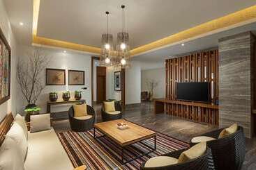 Hotel Ramada by Wyndham Guergou