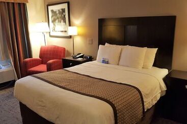 בית מלון כפרי Baymont By Wyndham Belleville Airport Area Free Airport Shuttle