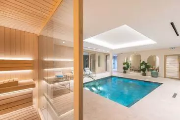 فندق Hôtel Golf & Spa Château De La Bégude The Originals Collection