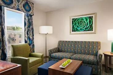 هتل Homewood Suites By Hilton Fort Myers