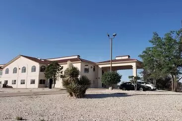 هتل Travelodge By Wyndham Carlsbad Nm