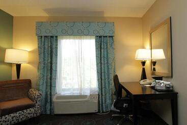 아파트호텔 Hampton Inn & Suites Blufftonsun City