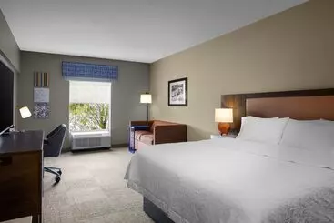 هتل Hampton Inn & Suites State College At Williamsburg Square