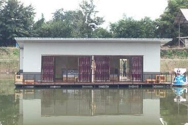 호텔 Suannamphukradueng &suansook Resort