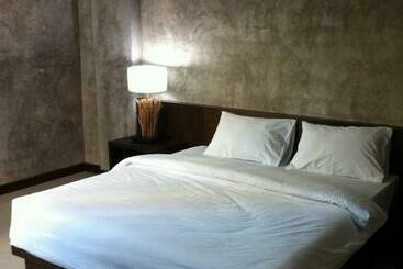 הוסטל S.k.airport