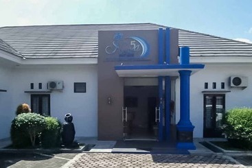 Hotelli Reddoorz Near Pantai Panjang Bengkulu 2